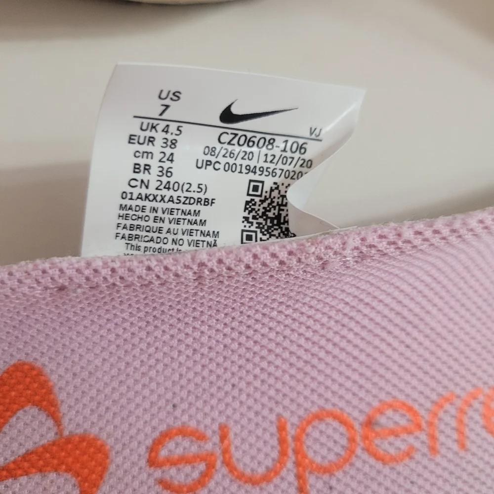 Nike Air Zoom  Women's Cream and Orange Athletic Shoes Size US7/EUR 38